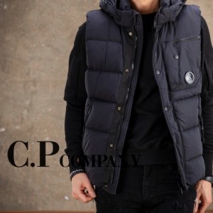 ?CP컴퍼니 고글 패딩 조끼 밀레밀리아