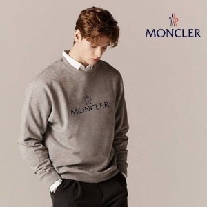 MC 로고 엠보싱 맨투맨