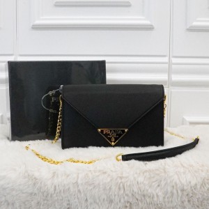 ? [PRADA] 프라다 사피아노 트라이앵글 로고 레더 숄더 백 ?