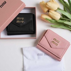 ? [MIUMIU] 미우미우 금장로고 레더 카드 반지갑 ?