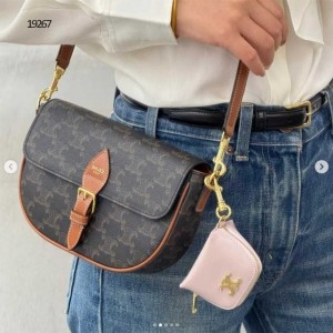 ? [CELINE] 셀린느 트리옹프 풀코 숄더백 ?