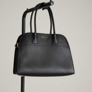 ? [PRADA] 프라다 미디엄 가죽 토트백 블랙 ?