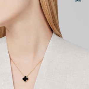 ? [Van Cleefs & Arpels] 반클리프&에펠 알함브라 오닉스 펜던트 네크리스  ?