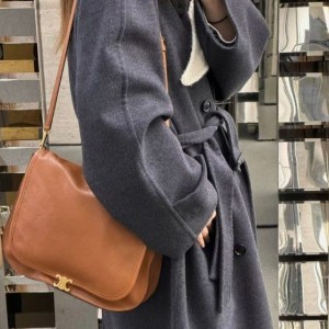 #셀린느 [ C*LINE ] 수입 소프트 트리옹프 베사체 -탠- 입고? #가방