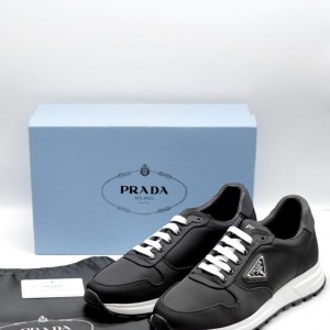 #프라다 25SS  프랙스 2.0 리나일론  블랙 화이트 스니커즈