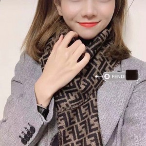 펜디 머플러 최신상~~~^^ 풀~~구성