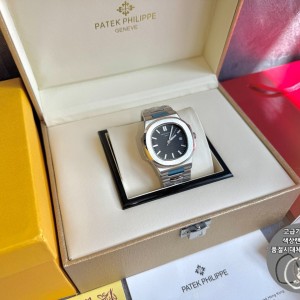 파텍** 노틸러스 은장 블랙다이얼 40mm 한정판