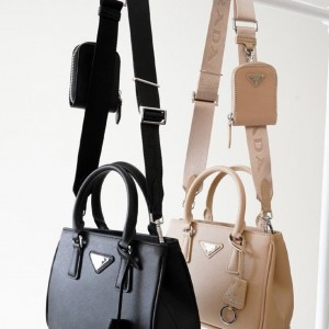 ? [PRADA] 프라다 스몰 갤러리아 사파이노 탑핸들백 ?