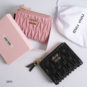 ? [MIUMIU] 미우미우 마테라쎄 나파 레더 더블지퍼 반지갑 ?