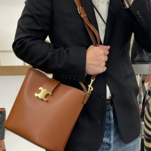 ? [CELINE] 셀린느 미디엄 루이즈 버킷백 ?