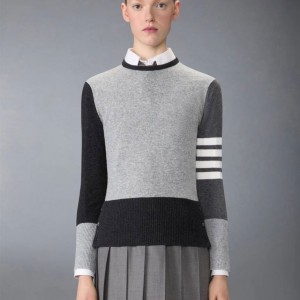 ? [THOM BROWNE] 톰브라운 펀믹스 4바 라운드 니트 ?