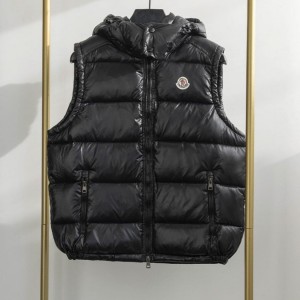 #몽클레어 [MONCLER] 와펜 후디 다운패딩 조끼 신상입고?ㅈ #상의 #베스트 #9447