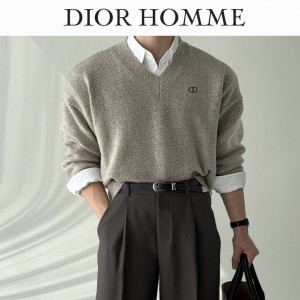 ?크리스.울 오버 브이넥 니트?