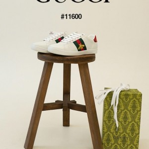 ?[GUCCI] 구찌 에이스 남여공용 벌 자수 레더 스니커즈 ?