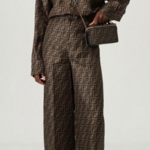 ? [FENDI] 펜디 배니티 미니 백 ?