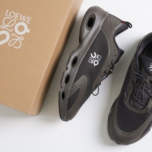 ? [LOEWE] 로에베X on 클라우드솔로 스니커즈 ?