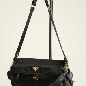 ? [PRADA] 프라다 익스플로어 라지 리나일론 숄더백 ?