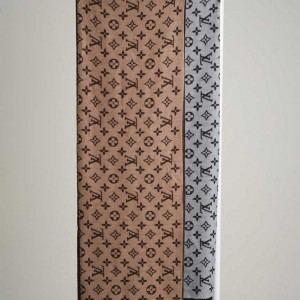 ? [LOUIS VUITTON] 루이비통 모노그램 에센셜 울 머플러 ?