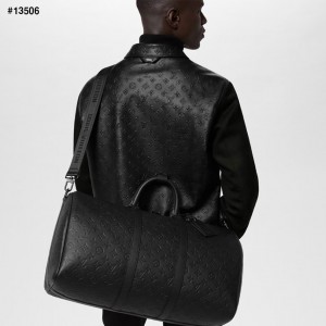 ? [LOUIS VUITTON] 루이비통 모노그램 쉐도우 키폴 반둘리에 50 ?