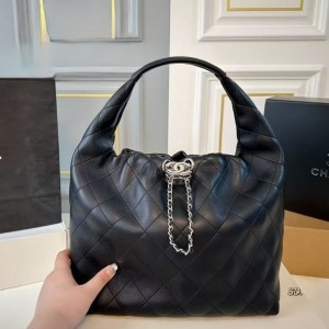 ? 샤* 26C 미니 호보백 카프스킨 실버 메탈 블랙 ❤풀박스❤️